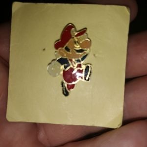 Vintage Nintendo Super Mario Bros - Mario pin